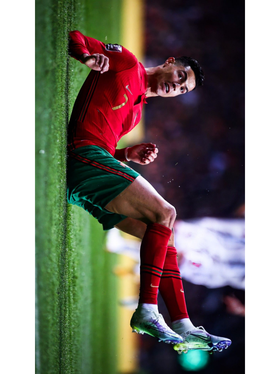 开云体育平台APP-足球球员突破自我，表现堪称完美