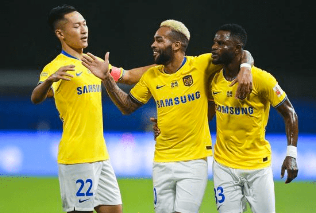 关于江苏队横扫广州队，米切尔状态火热的信息