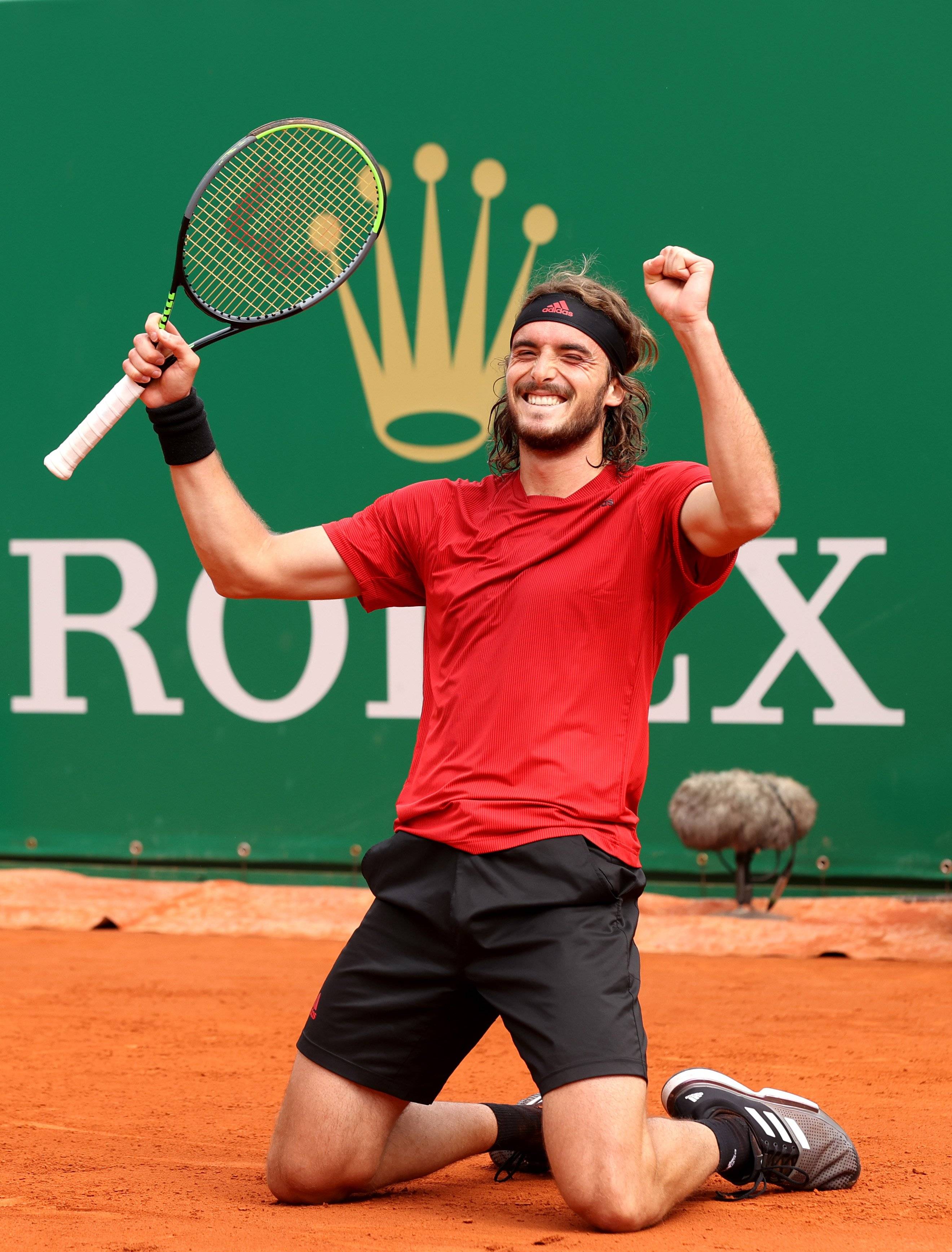 美网险胜戴维斯杯,西西帕斯高光表现 美网险胜戴维斯杯,西西帕斯高光表现