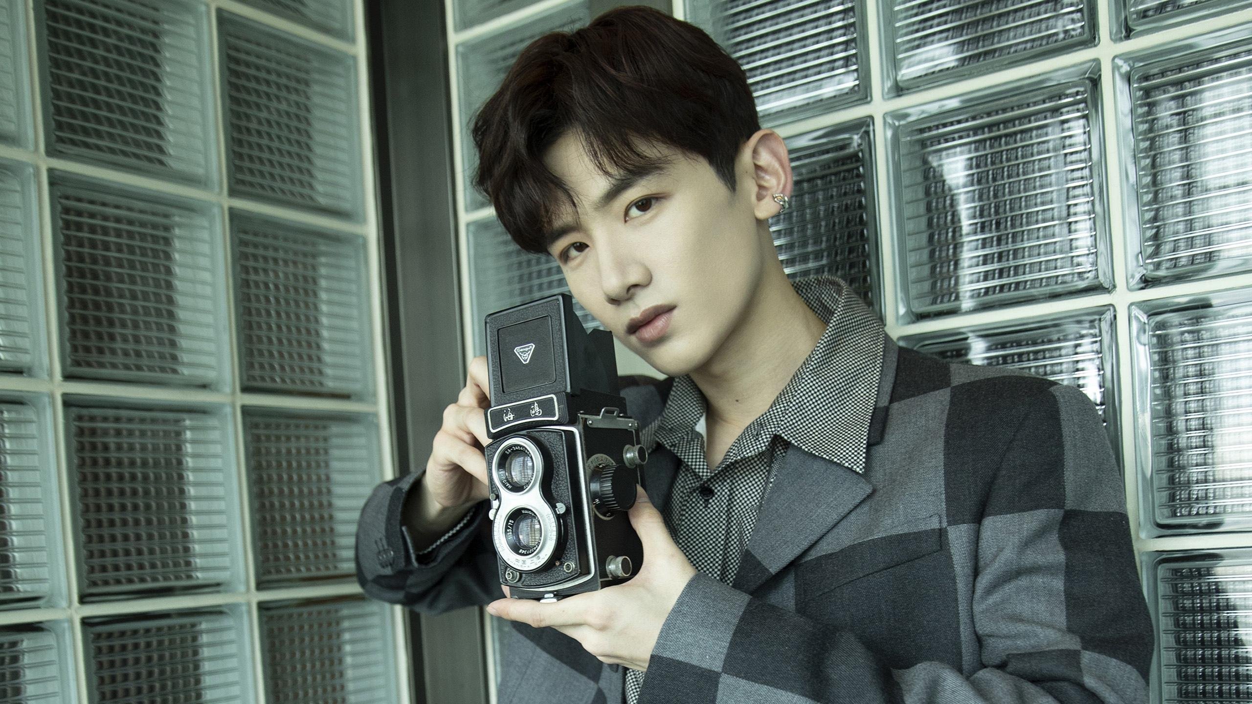 篮球东西对话，北京队稳健如魔法掌控，爱德华兹季后赛接管时代降临